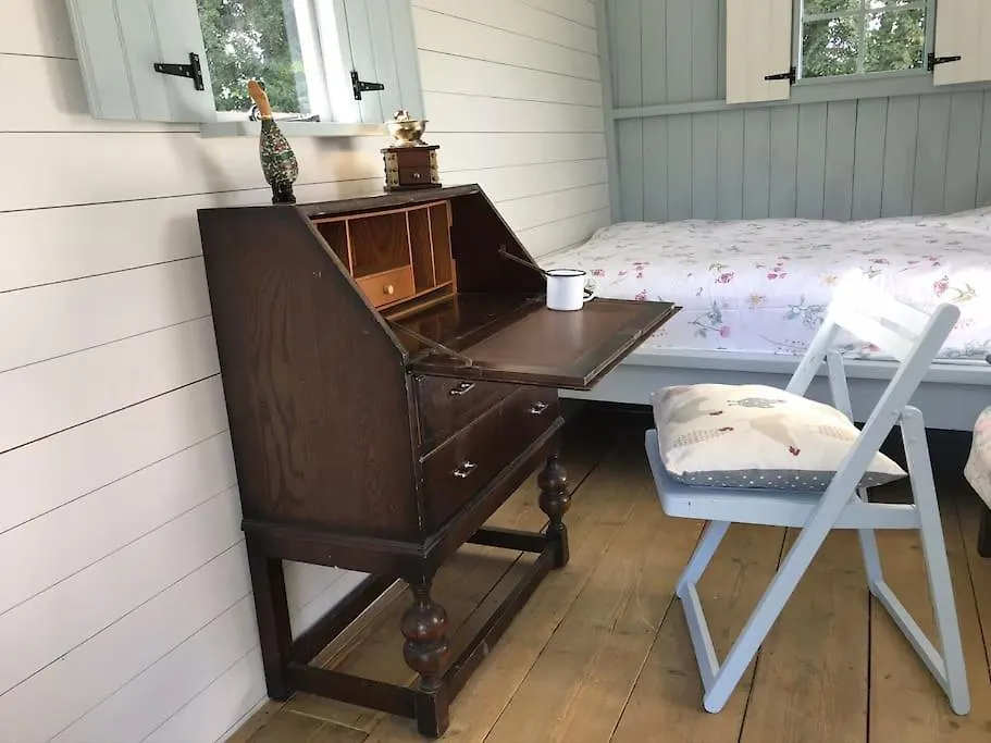 Woodpecker Shepherd Hut With Private Facilities Newmarket Cb8 Cambridge  United Kingdom